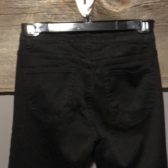 Le Chateau jeans - Picture 4 of 7